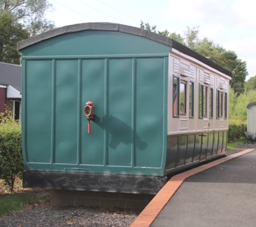 LSWR 81 Four-wheel 3 compartment First (body only) built 1869