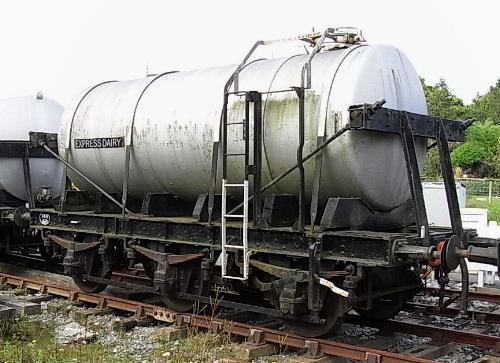 GWR 3037 Six-wheel milk tanker built 1946