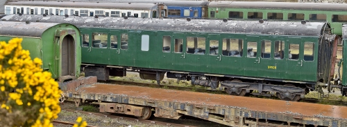 BR 59520 Class 117 DMU: Trailer Composite Lavatory built 1960