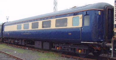 Byron Chamberlain 06/04/2003. Earlier livery (Oxford blue and cream)